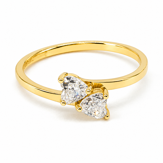 10MP10043LQ Anillo en oro amarillo de 14 Kilates con piedra blanca en forma de corazones
