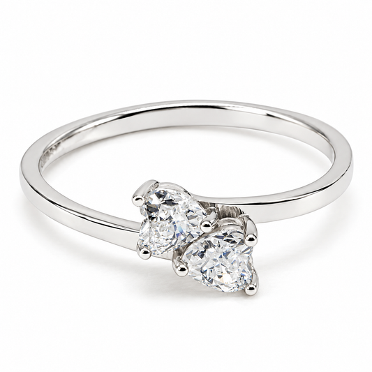 10MP10044LQ Anillo en oro blanco de 14 Kilates con piedra blanca en forma de corazones