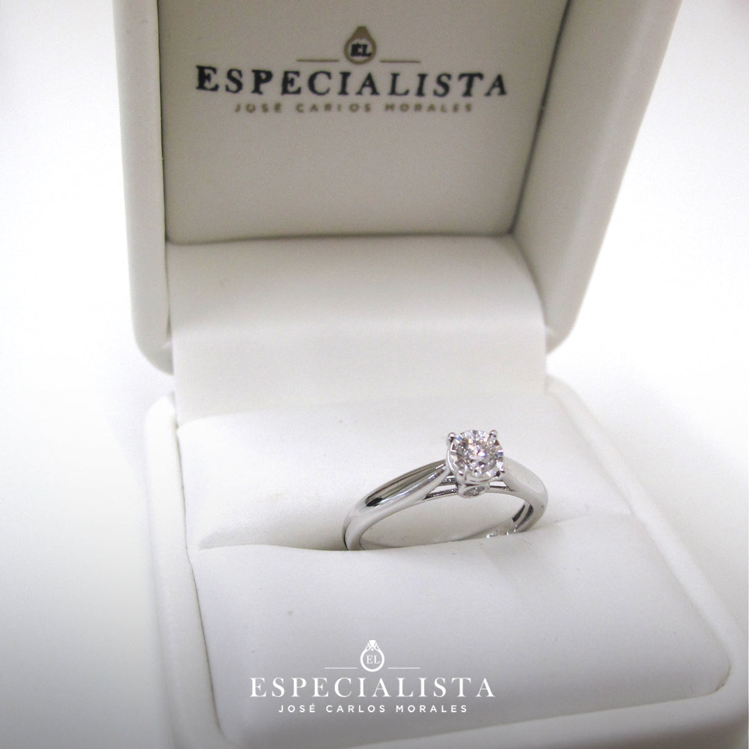 14JC121282LQ Anillo de compromiso en oro blanco de 14 Kilates, con Diamante natural.