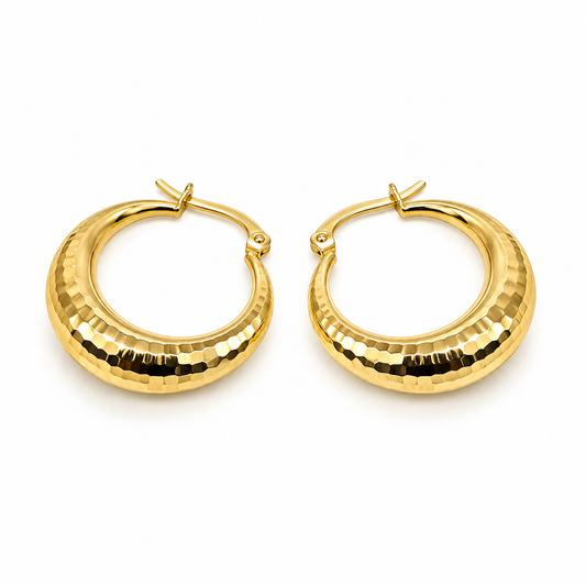 Arracadas huggie texturizadas en oro amarillo de 10K | 61AR10391LQ