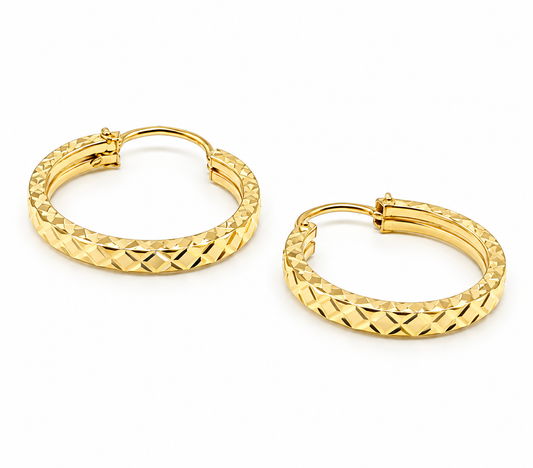 Arracadas anchas con textura de rombos en oro amarillo de 10K | 61AR10353LQ