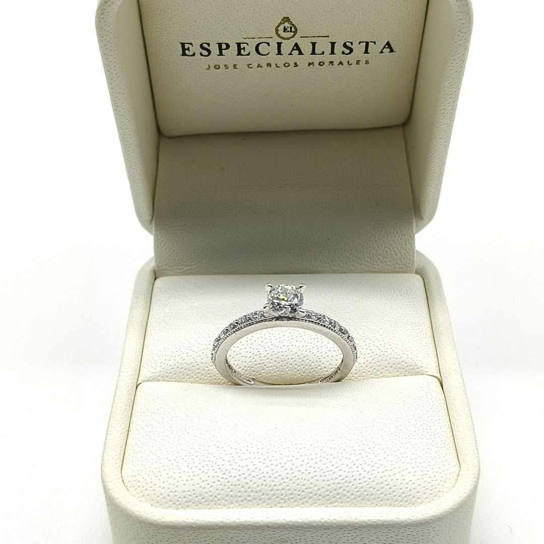 11ZB539LQ Anillo de Compromiso en oro blanco de 14 kilates