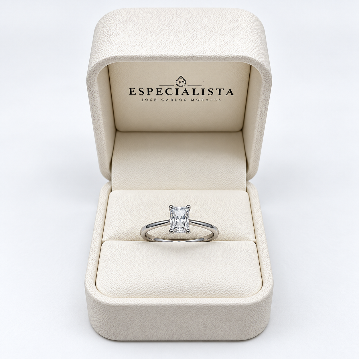 Anillo de compromiso en oro blanco de 14 Kilates corte esmeralda | 11ZB9170LQ