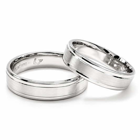 Argollas de matrimonio en oro blanco mate con biseles de 5 mm | 20B53-5LQ