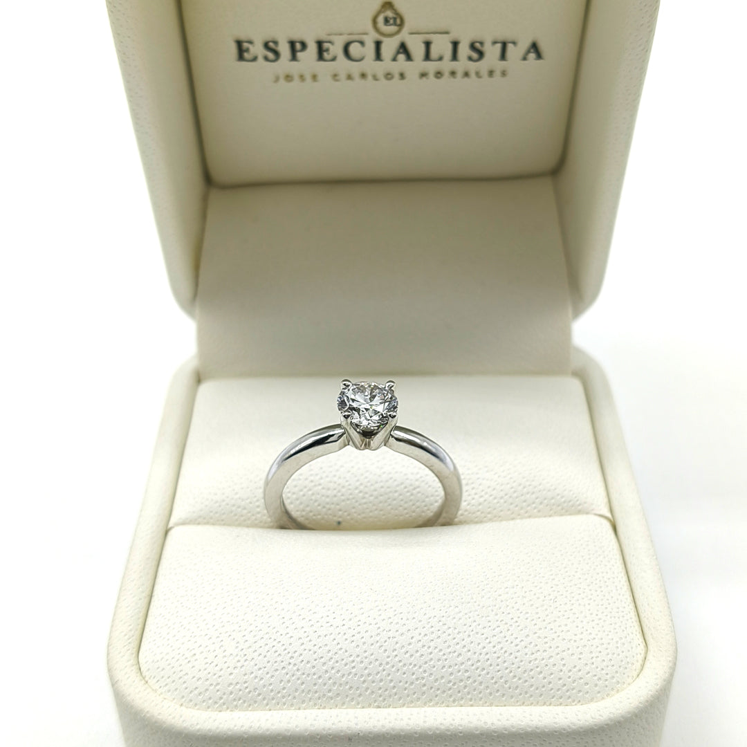 25JCL09BLQ Anillo de compromiso con Diamante de Laboratorio en oro de 14 Kilates