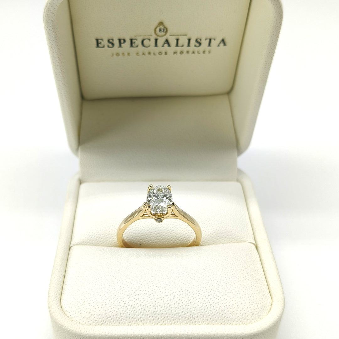 25JCL24LQ Anillo de compromiso tradicional en oro Amarillo de 14 kilates con diamante de laboratorio en corte Oval