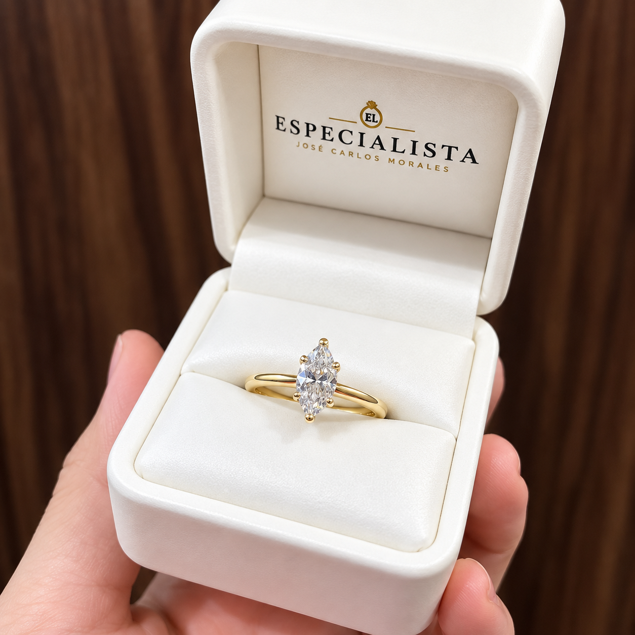 25JCL28LQ Anillo de compromiso en oro Amarillo de 14 kilates con diamante de laboratorio en corte Marquise