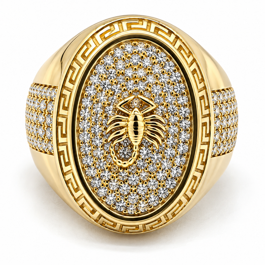 30JC39LQ Anillo para caballero en oro de 14 Kilates con imagen de Escorpión y circonias.