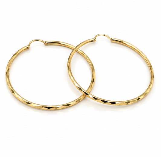 Arracadas con diseño facetado en oro amarillo de 10K | 610059LQ