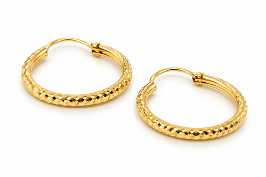Arracadas con textura facetada en oro amarillo de 10K | 61AR10358LQ