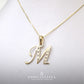Dije de inicial M con circonias en oro de 10 o 14K | 6040219LQ-M